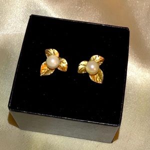 14k Leaf Enhancers with Saltwater Cultured Akoya Pearls 🥂